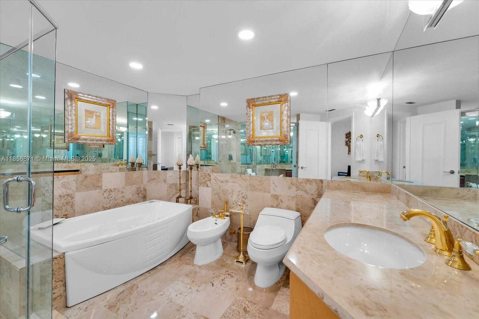 Small Image of 1455 OCEAN DR #909, Miami Beach Number 13