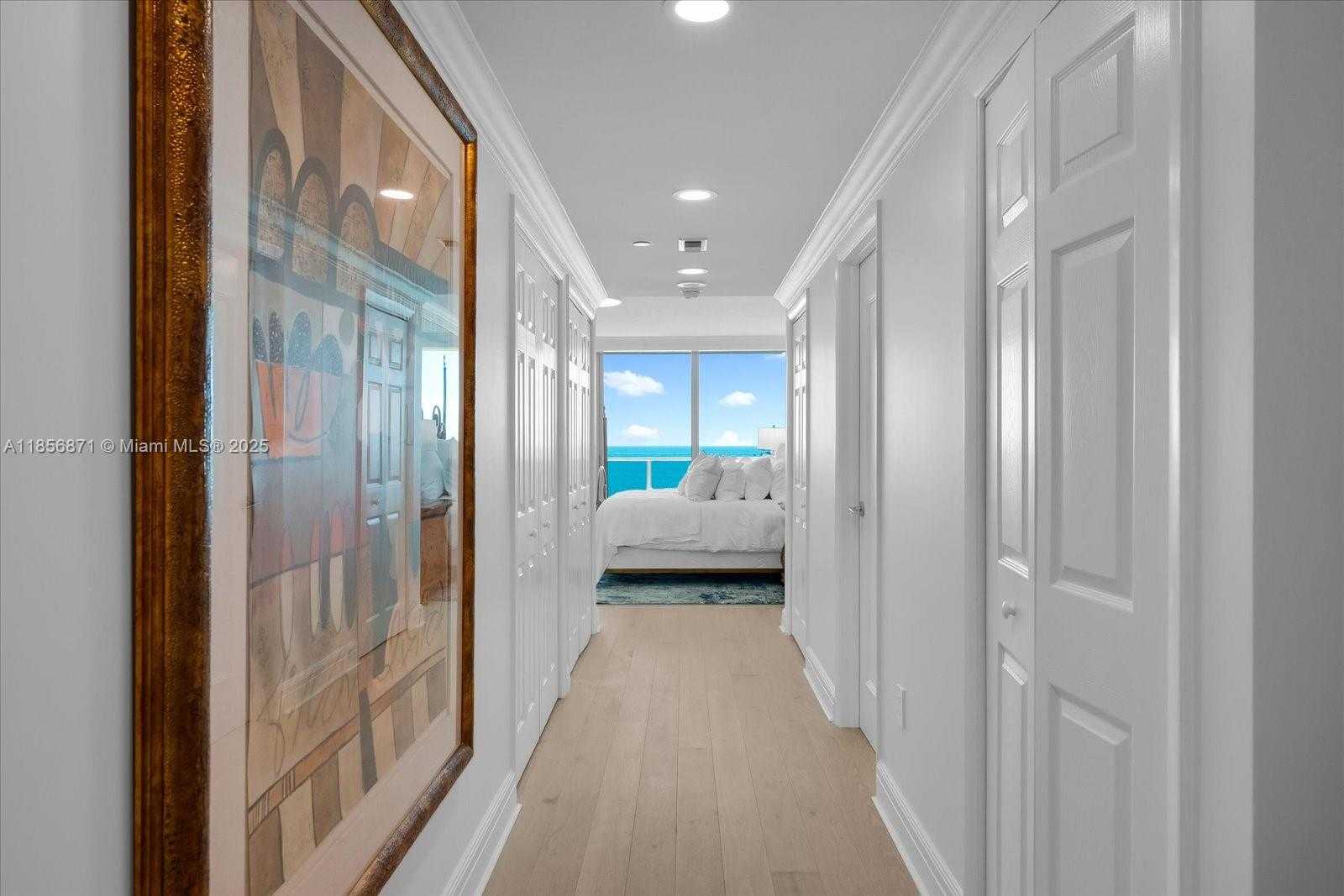 Small Image of 1455 OCEAN DR #909, Miami Beach Number 16