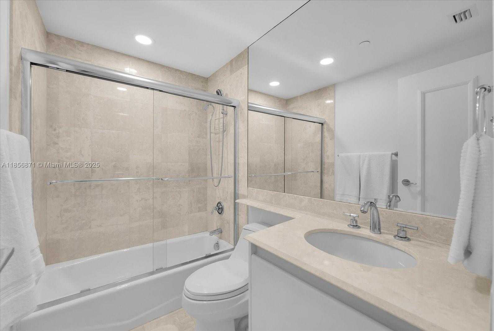 Small Image of 1455 OCEAN DR #909, Miami Beach Number 19