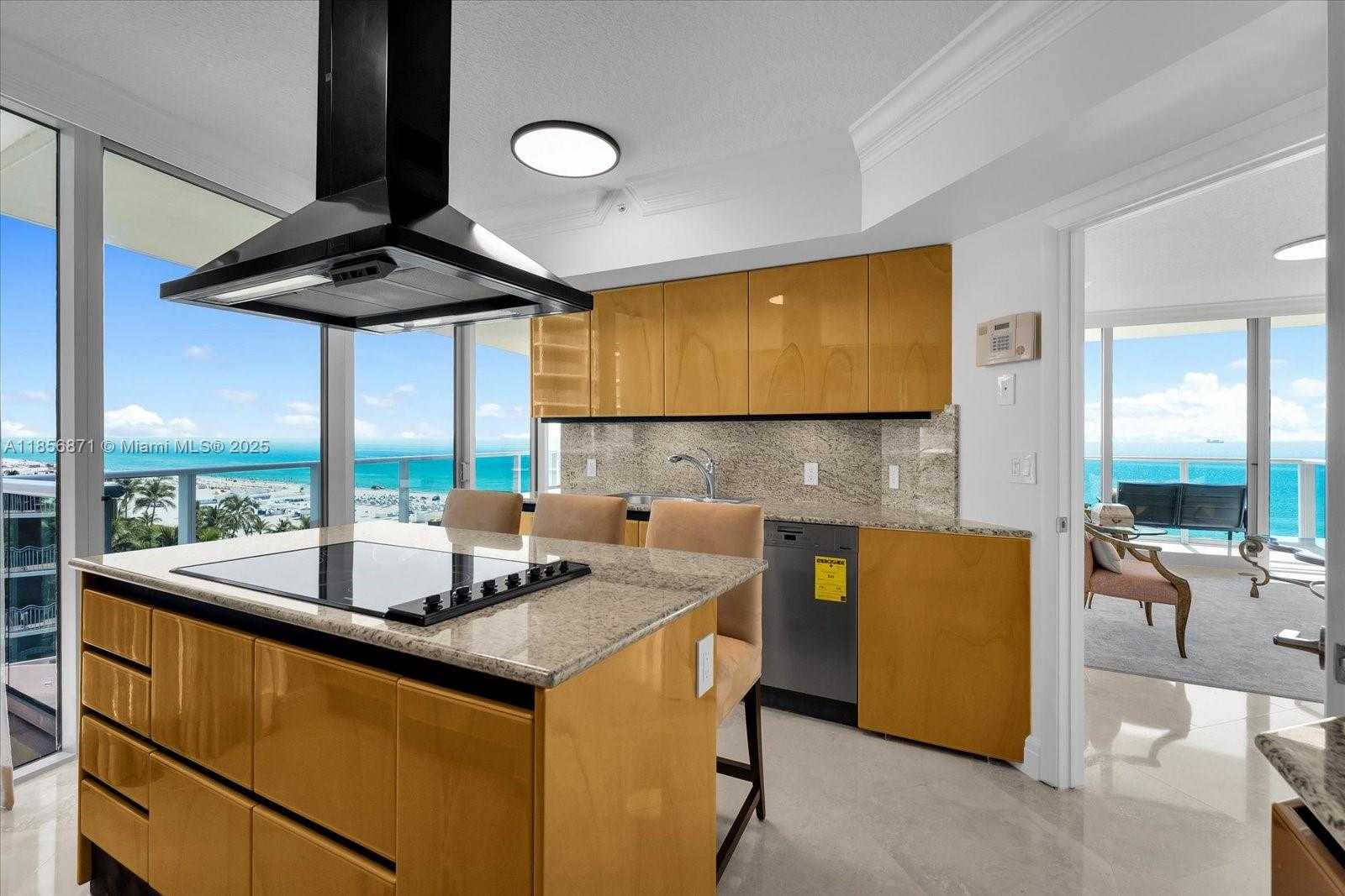 Small Image of 1455 OCEAN DR #909, Miami Beach Number 7