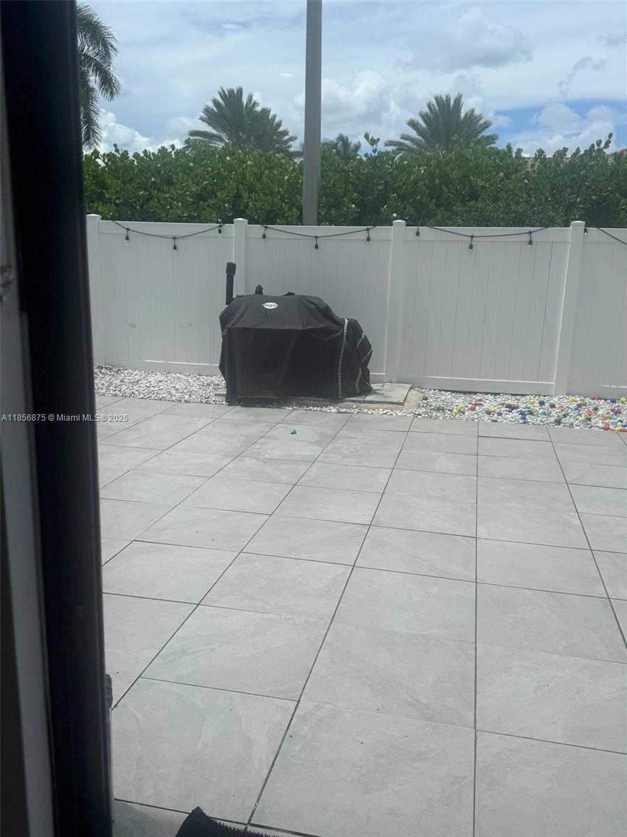 Small Image of Hialeah Number 29