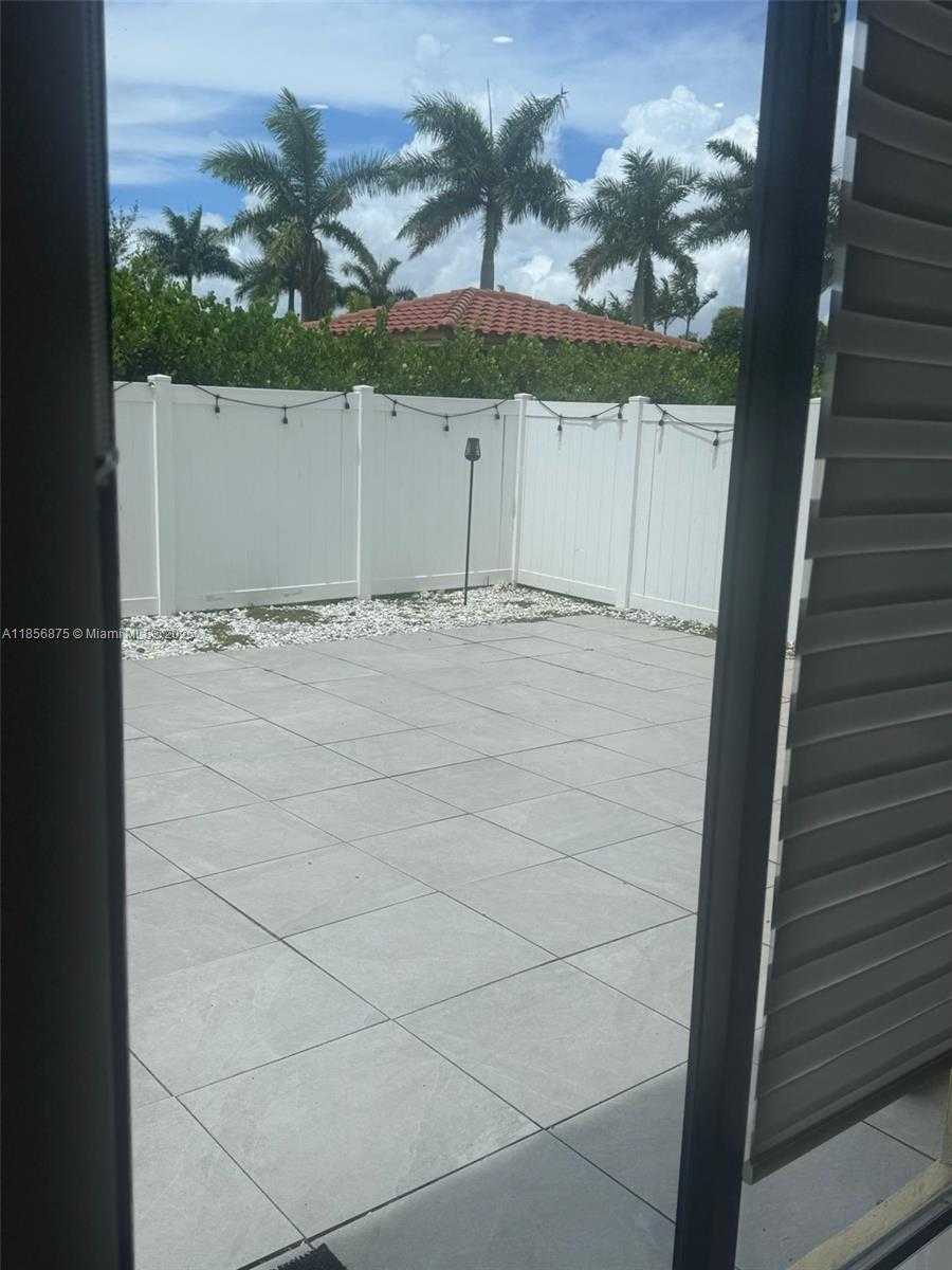Small Image of Hialeah Number 30