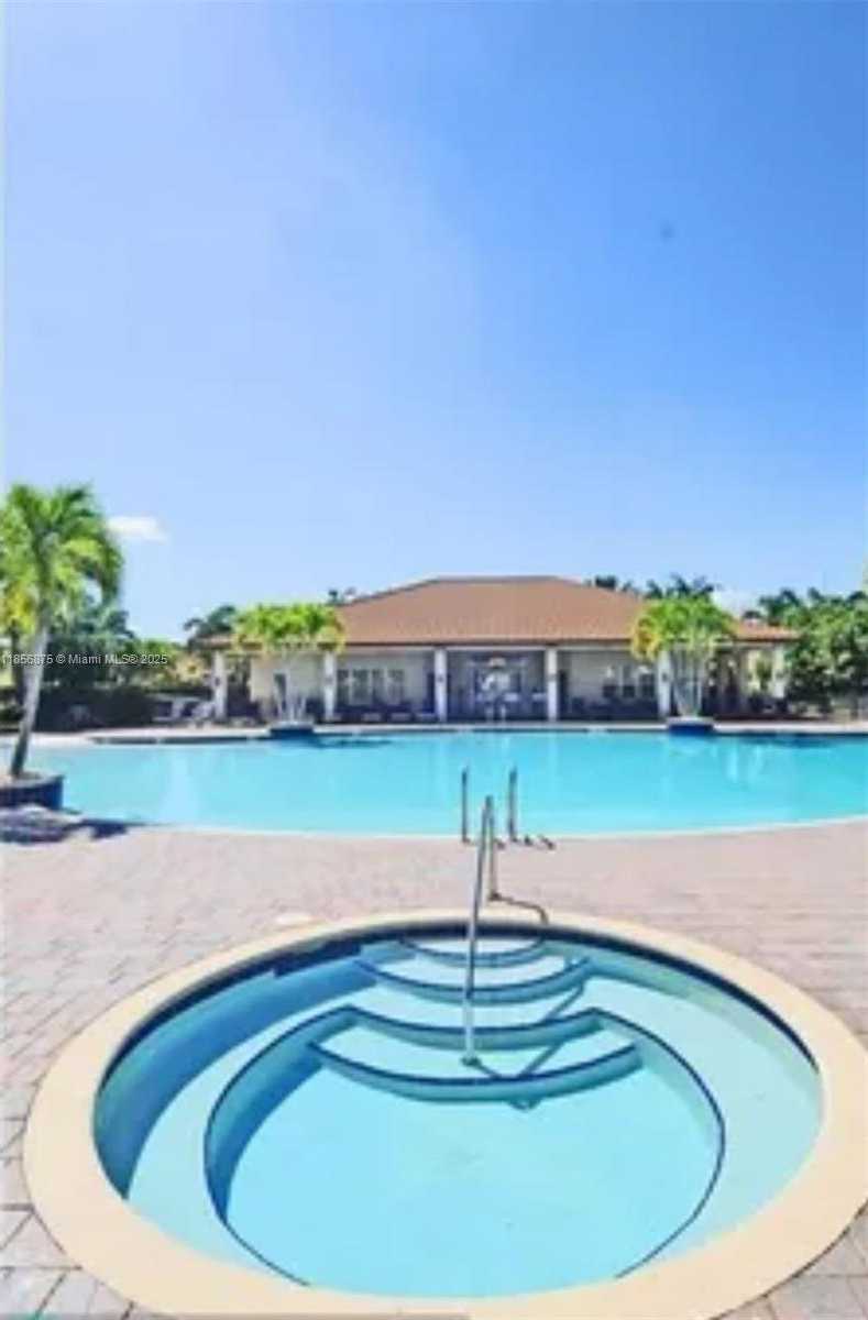 Small Image of Hialeah Number 34