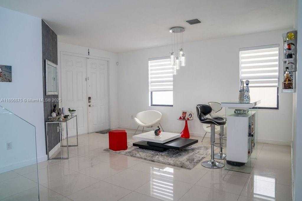 Small Image of Hialeah Number 5