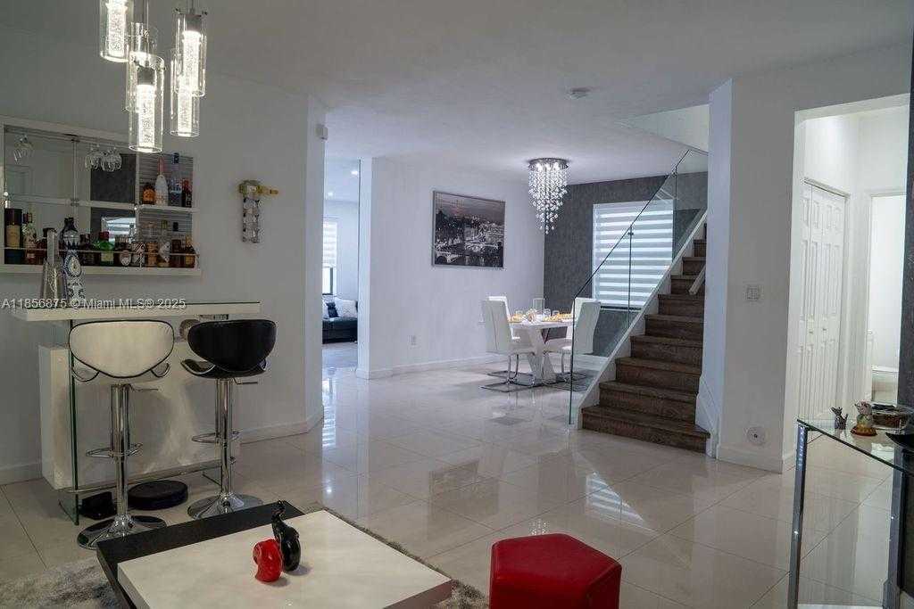 Small Image of Hialeah Number 52