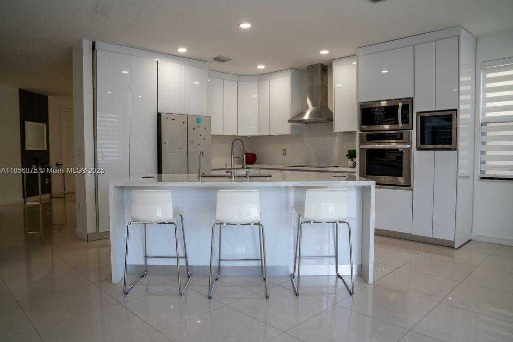 Small Image of Hialeah Number 61