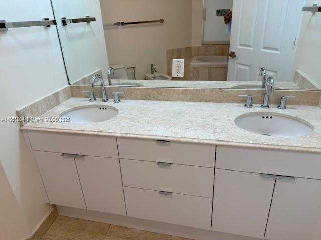 Small Image of 18671 COLLINS AVE #1803, Sunny Isles Beach Number 7