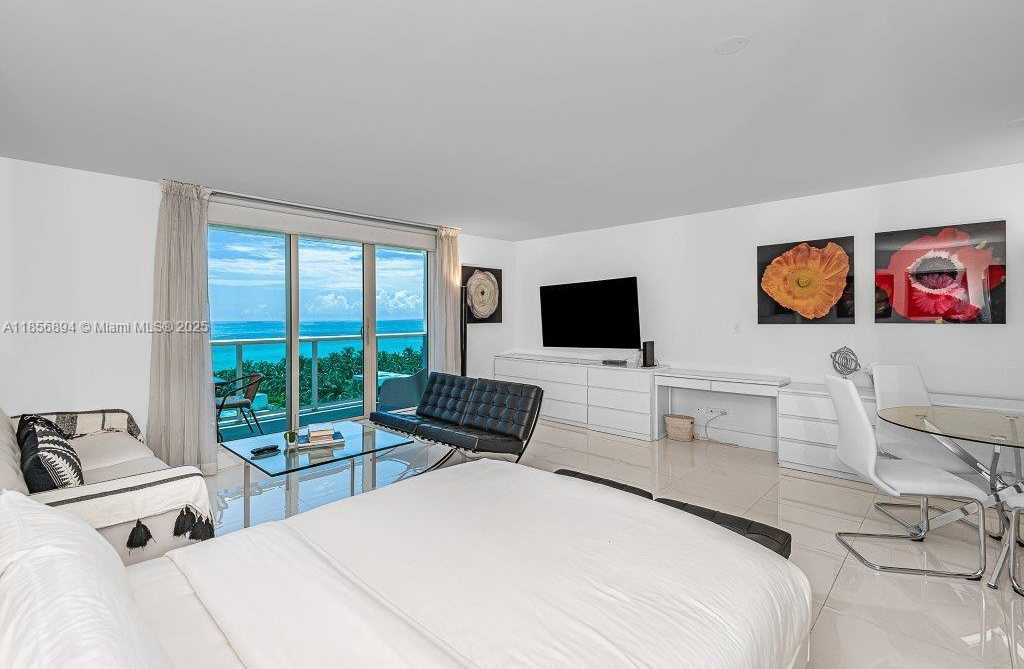 Small Image of 2301 COLLINS AVE #841, Miami Beach Number 2