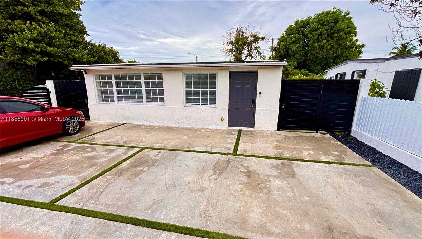 Small Image of 3100 NORTH WEST 95TH TER, Miami Number 10