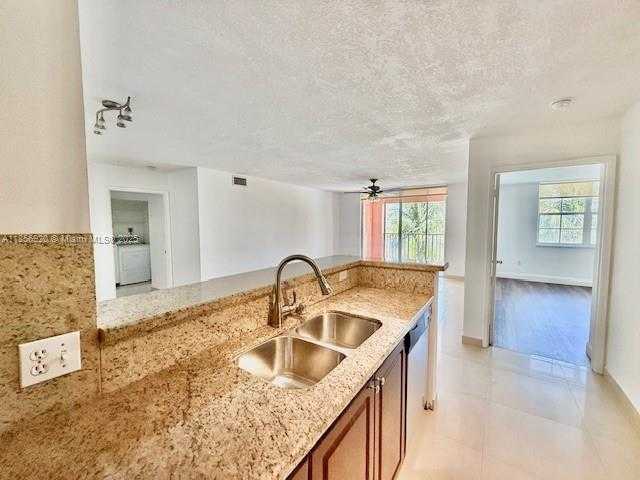 Small Image of 19801 EAST COUNTRY CLUB DR #4506, Aventura Number 5
