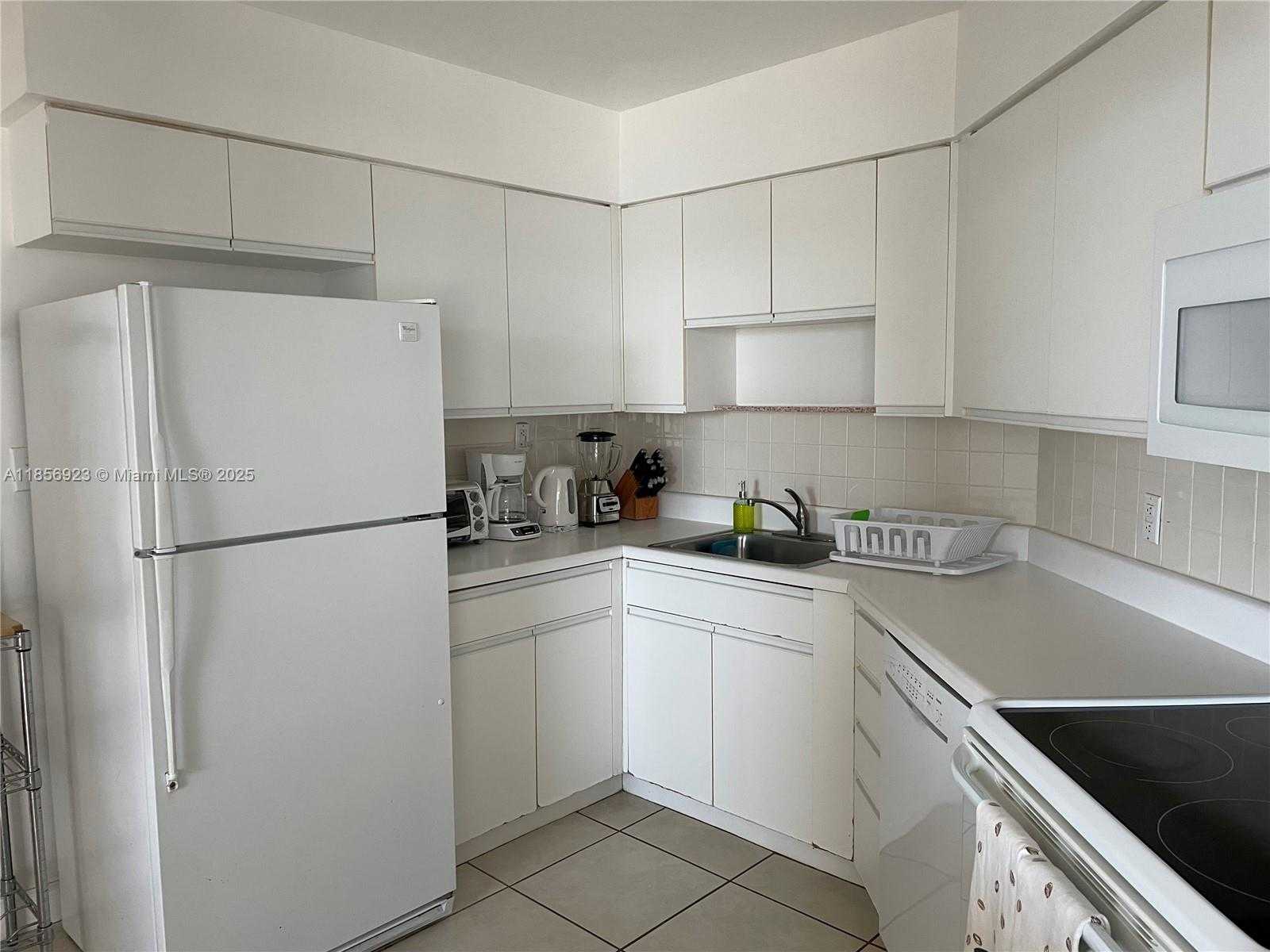 Small Image of 5151 COLLINS AVE #624, Miami Beach Number 7