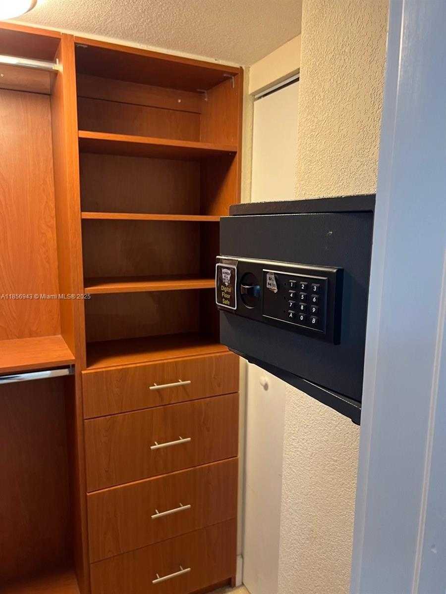 Small Image of 2501 SOUTH OCEAN DR #1112, Hollywood Number 10