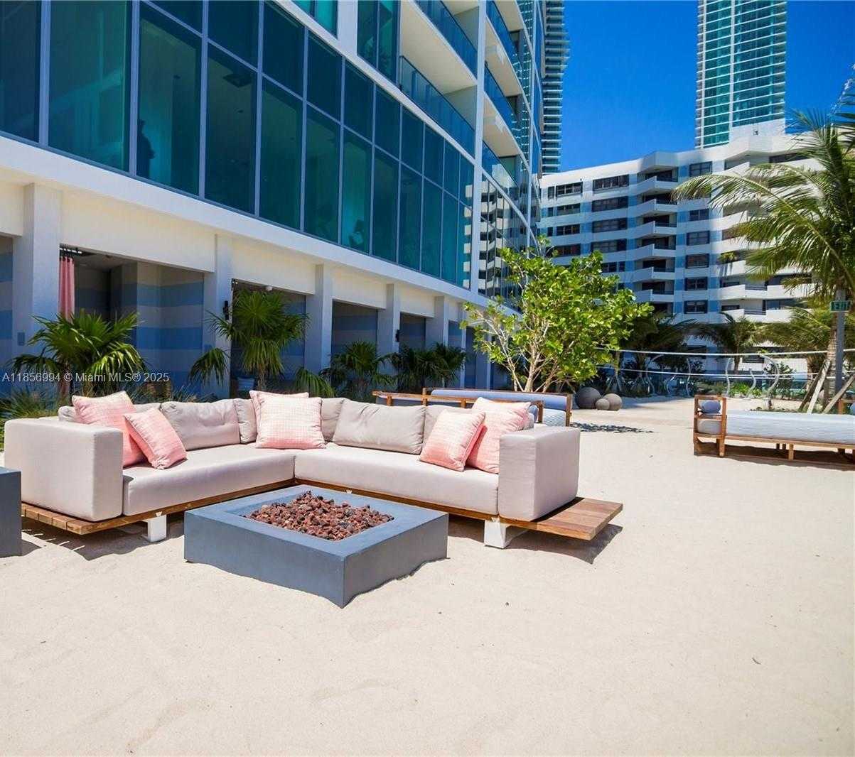 Small Image of 2900 NORTH EAST 7TH AVE #LPH-4505, Miami Number 17