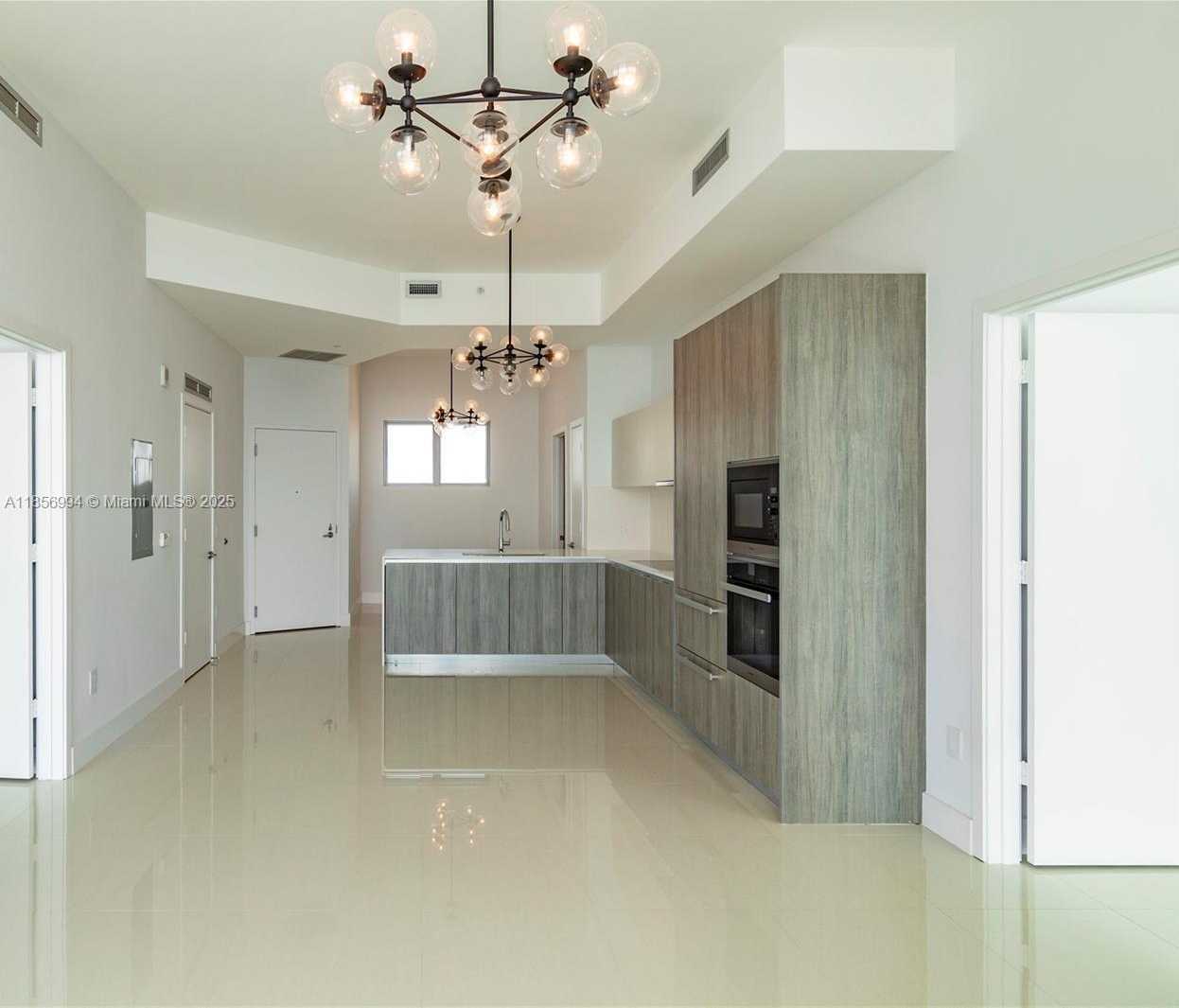 Small Image of 2900 NORTH EAST 7TH AVE #LPH-4505, Miami Number 6