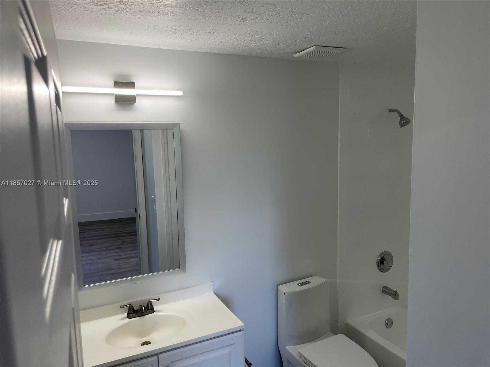 Small Image of 6420 NORTH WEST 114TH AVE #1333, Doral Number 19