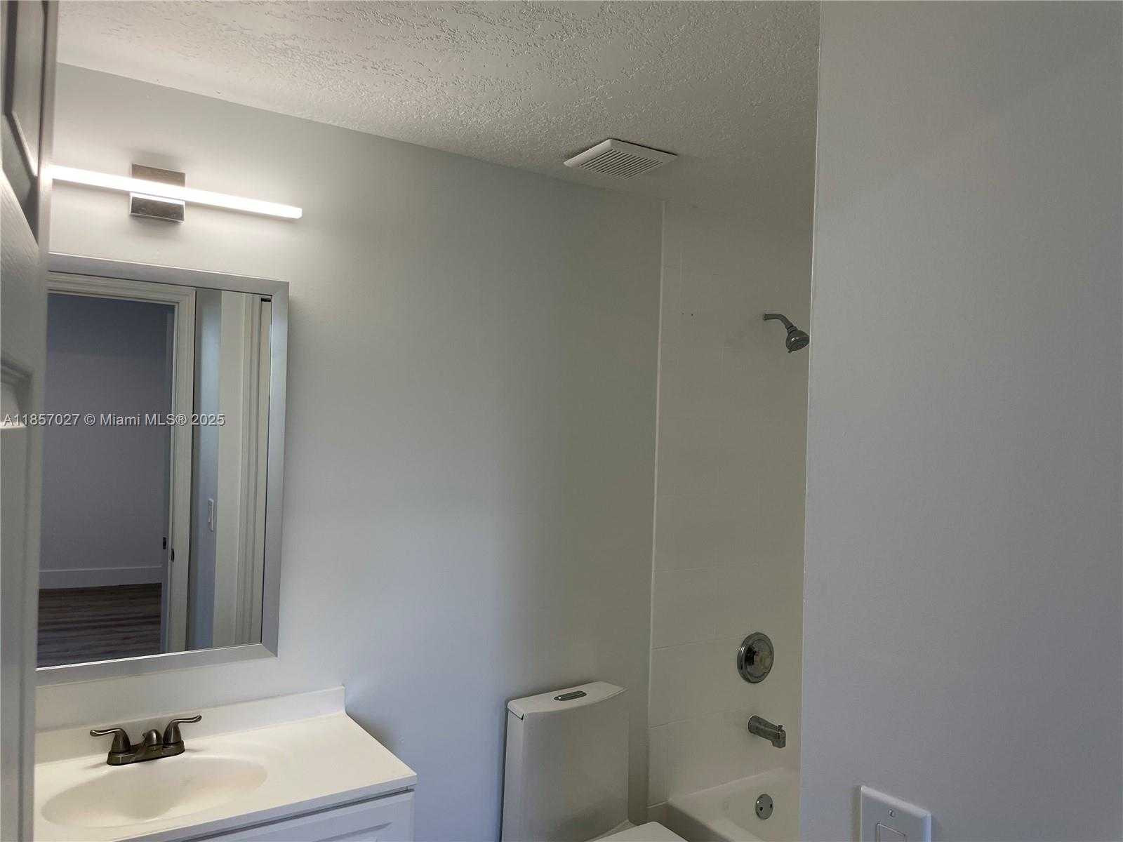 Small Image of 6420 NORTH WEST 114TH AVE #1333, Doral Number 22