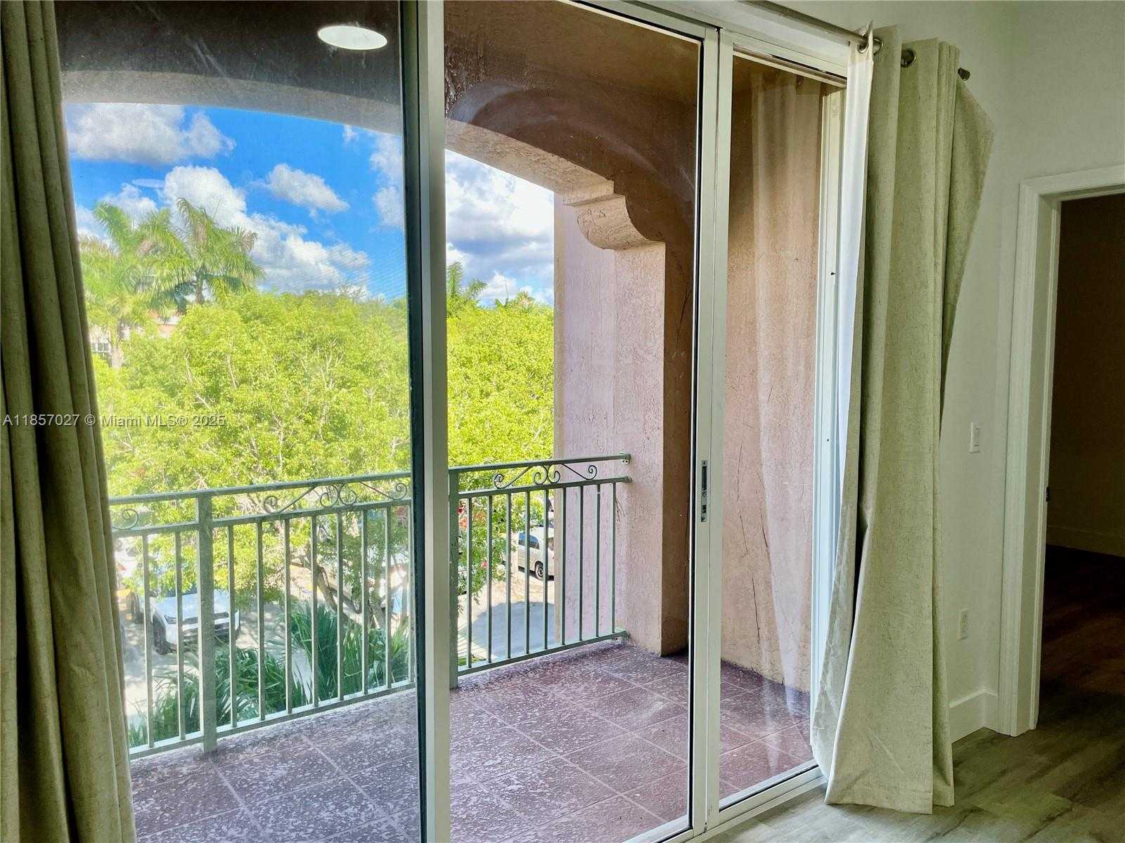 Small Image of 6420 NORTH WEST 114TH AVE #1333, Doral Number 25