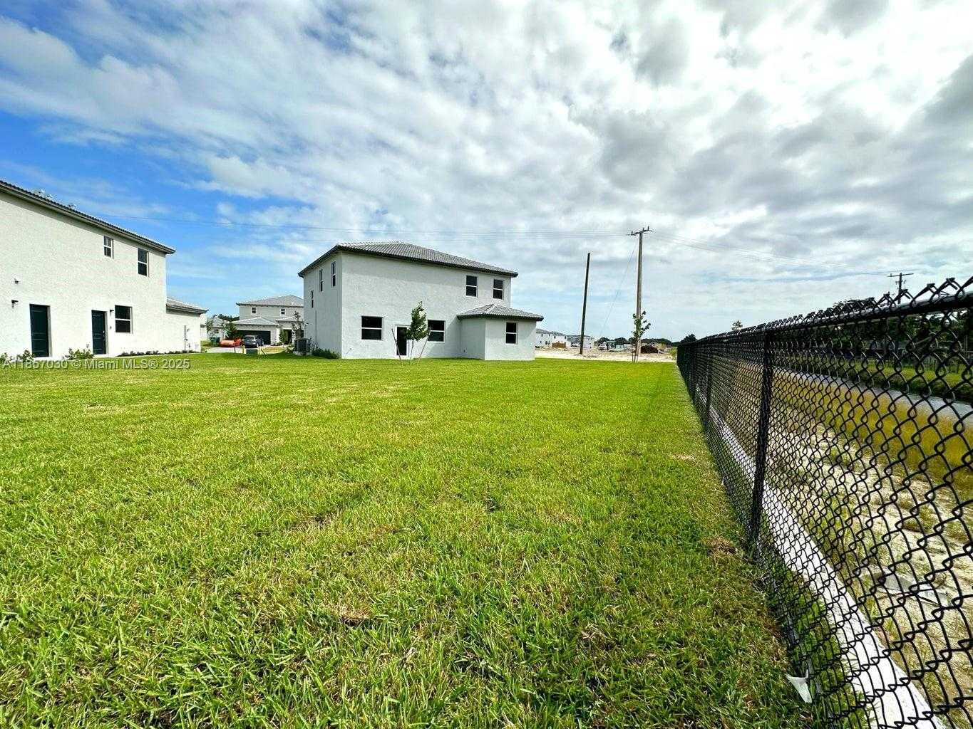 Small Image of 29022 SOUTH WEST 164TH AVE #29022, Homestead Number 26