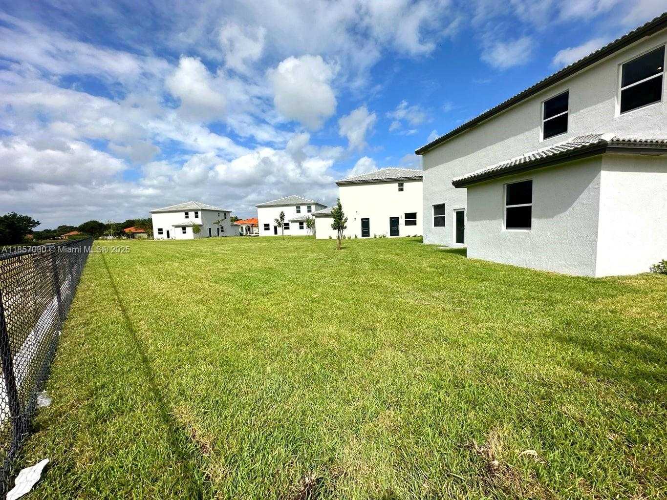 Small Image of 29022 SOUTH WEST 164TH AVE #29022, Homestead Number 27