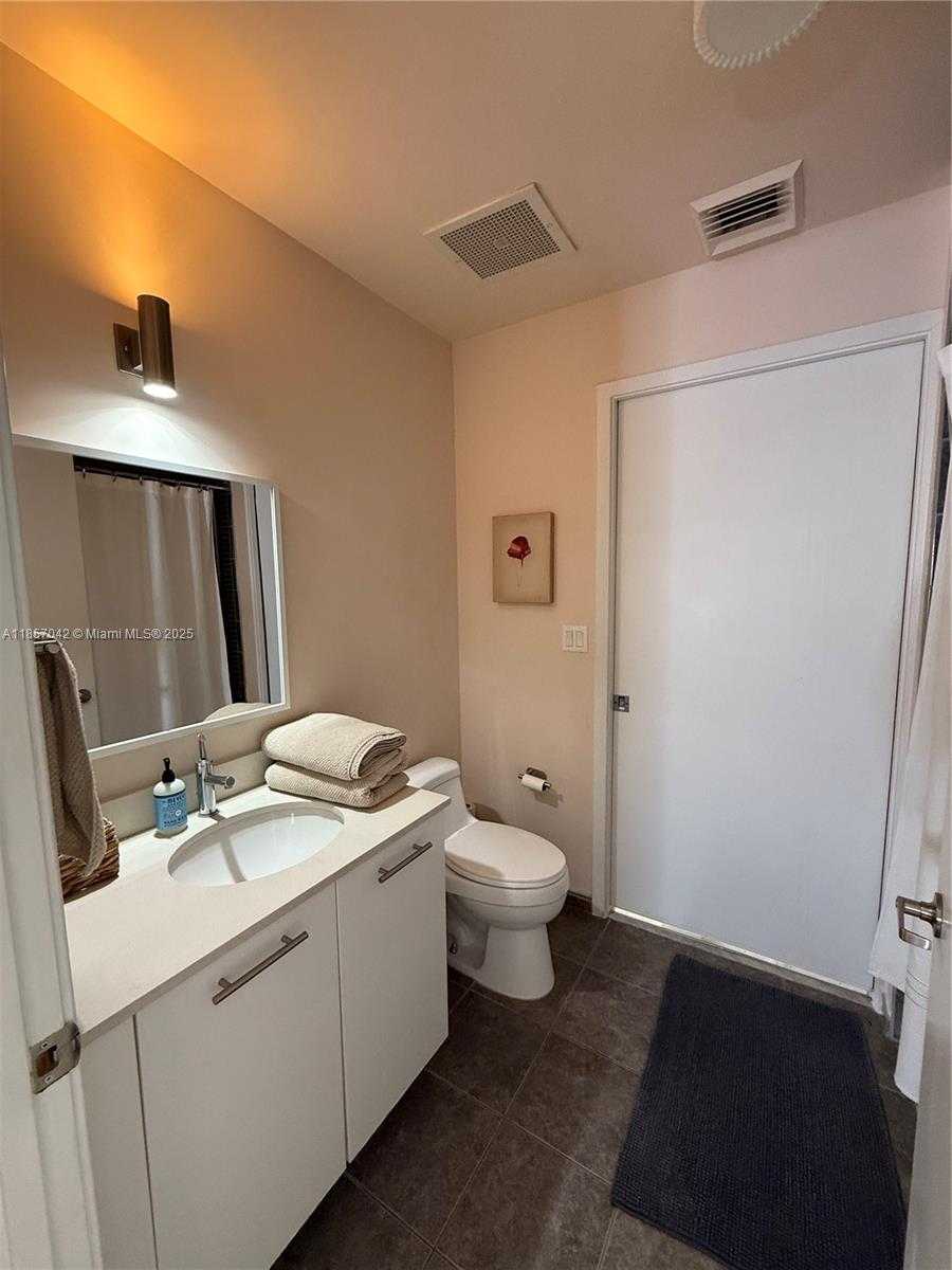 Small Image of 3470 EAST COAST AVE #H2008, Miami Number 15