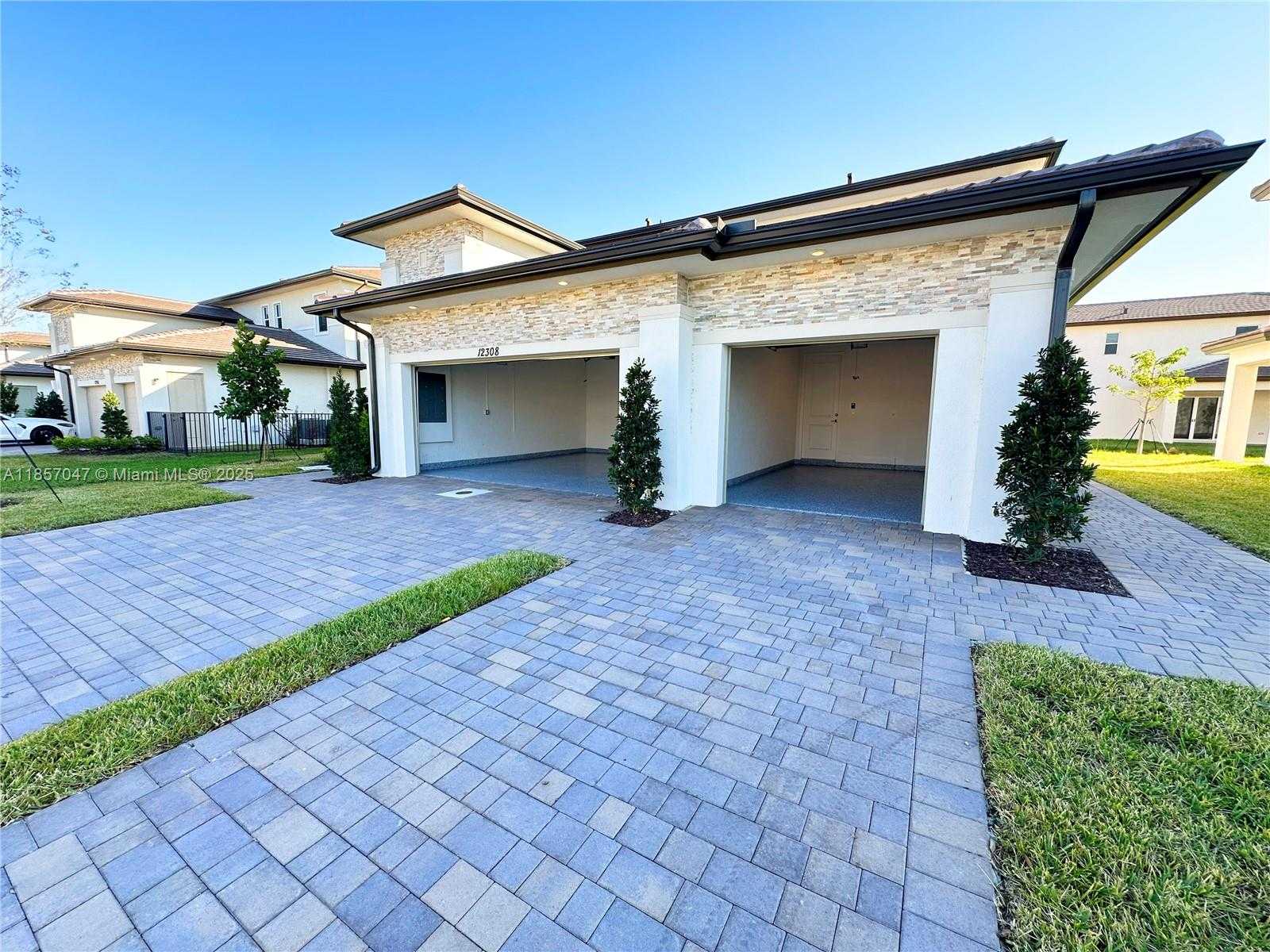 Small Image of 12308 SOUTH WEST 43RD ST, Davie Number 35