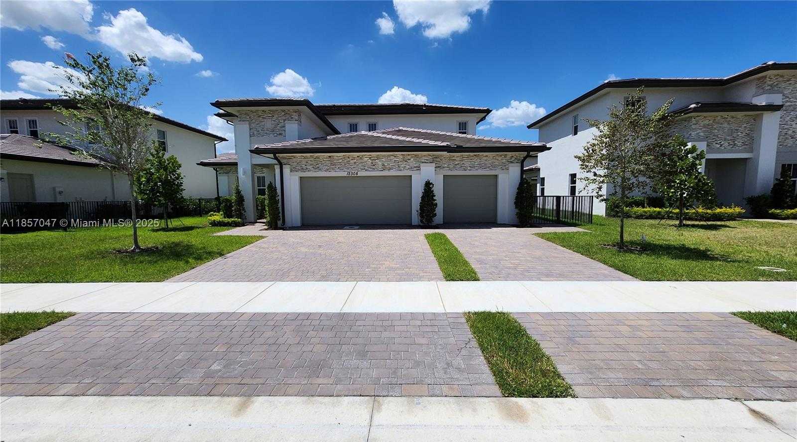 Small Image of 12308 SOUTH WEST 43RD ST, Davie Number 39