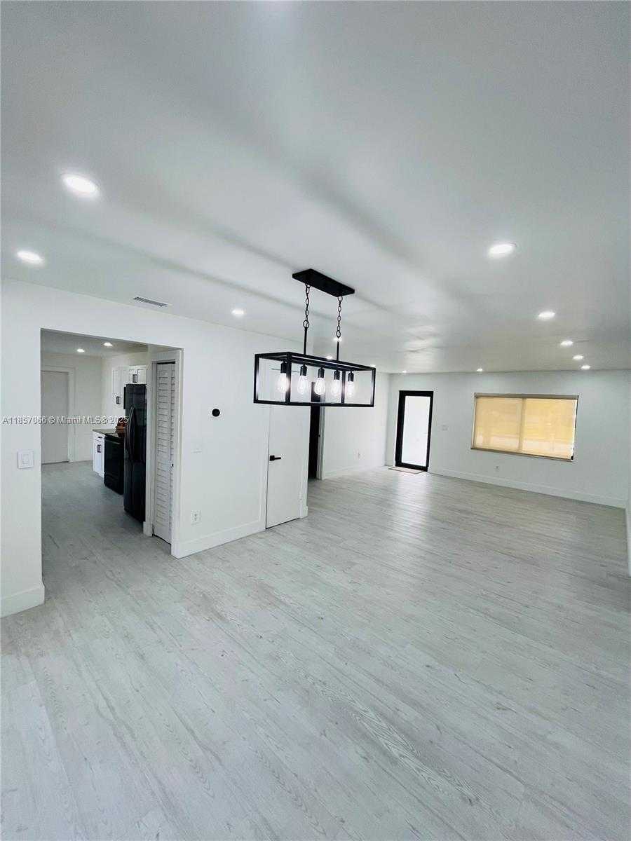 Small Image of 1707 SOUTH CURLEW LN, Homestead Number 12