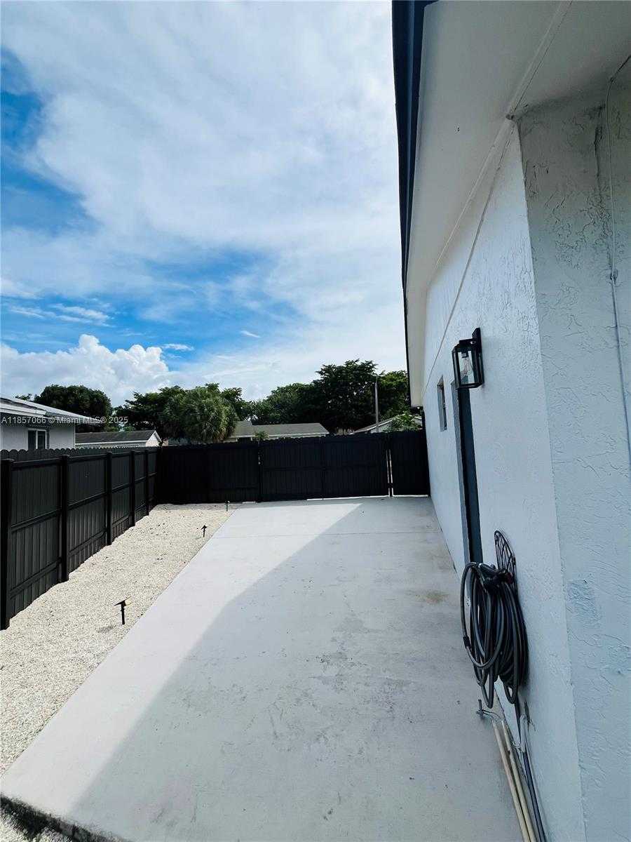 Small Image of 1707 SOUTH CURLEW LN, Homestead Number 16