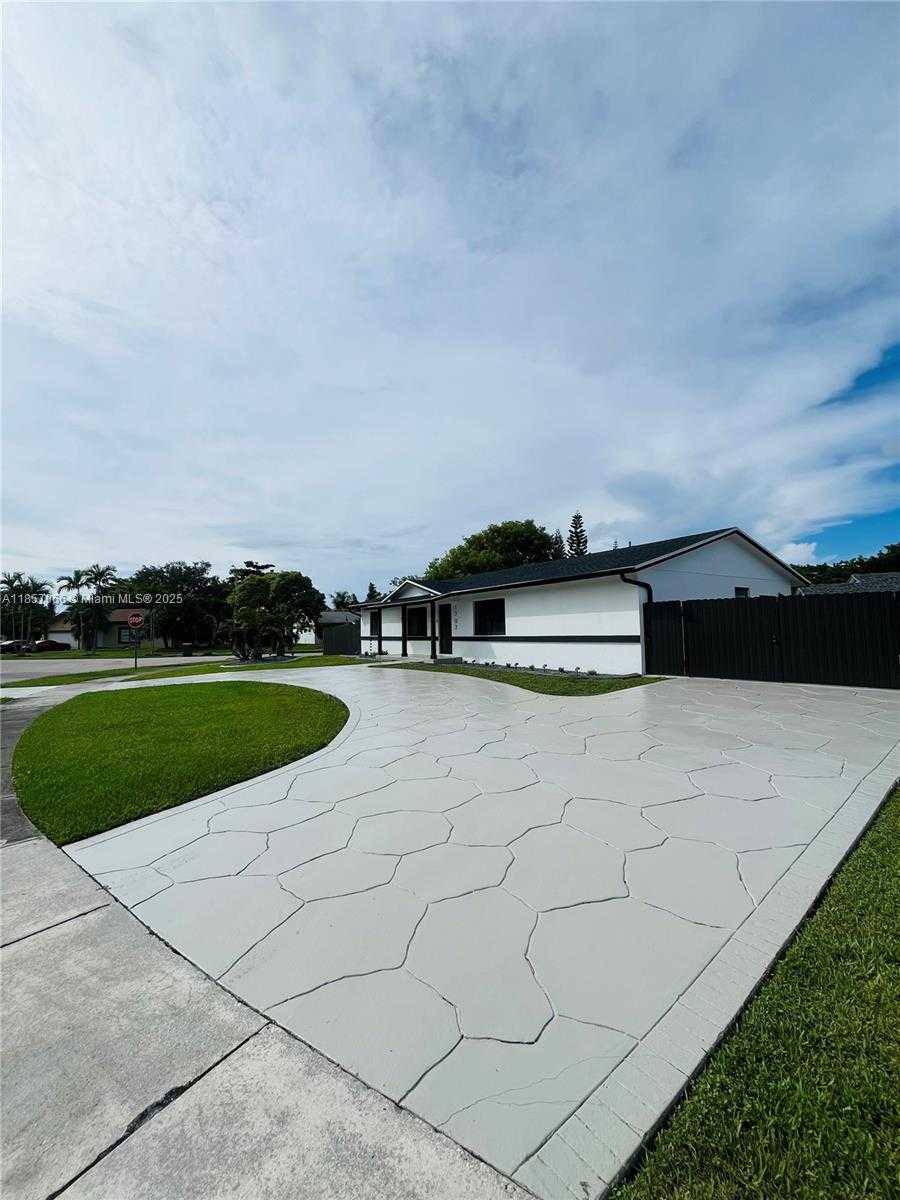 Small Image of 1707 SOUTH CURLEW LN, Homestead Number 4