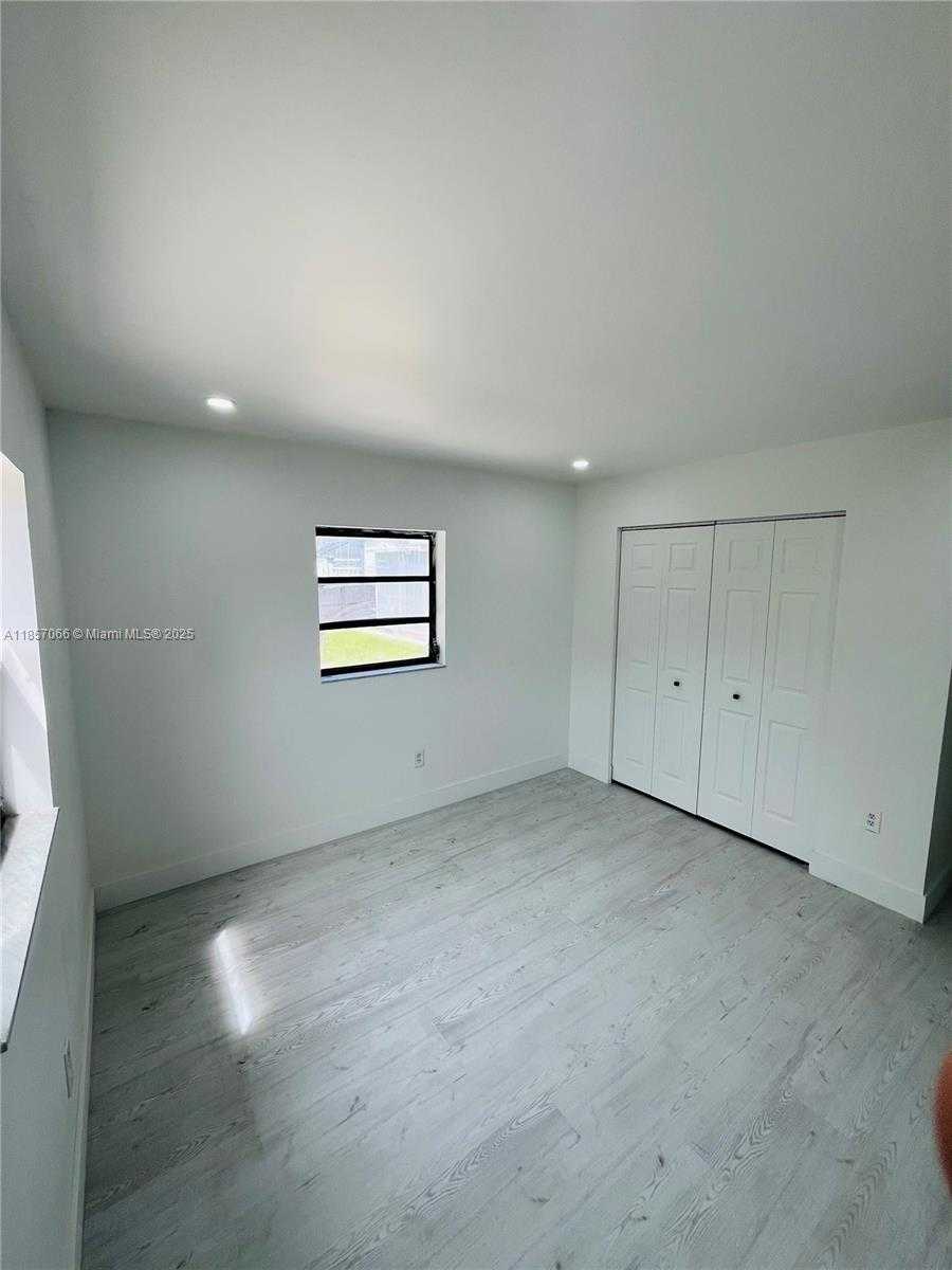 Small Image of 1707 SOUTH CURLEW LN, Homestead Number 9