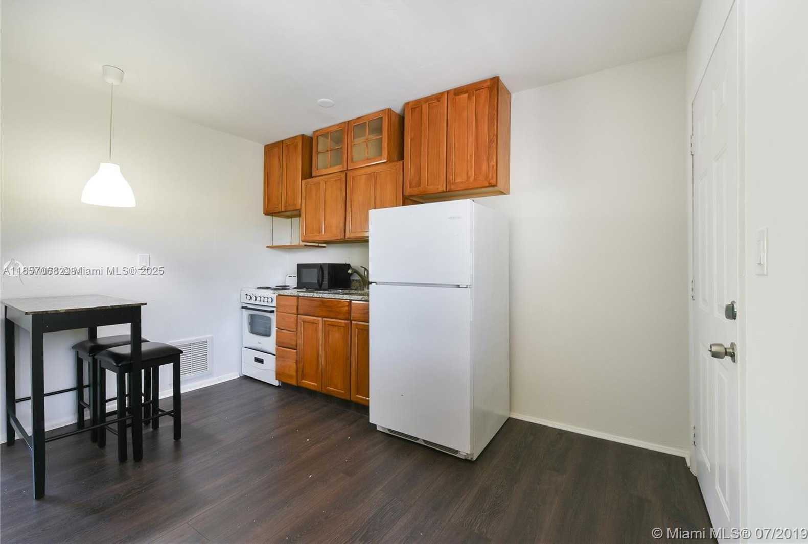 Small Image of 345 MICHIGAN AVE #17, Miami Beach Number 3