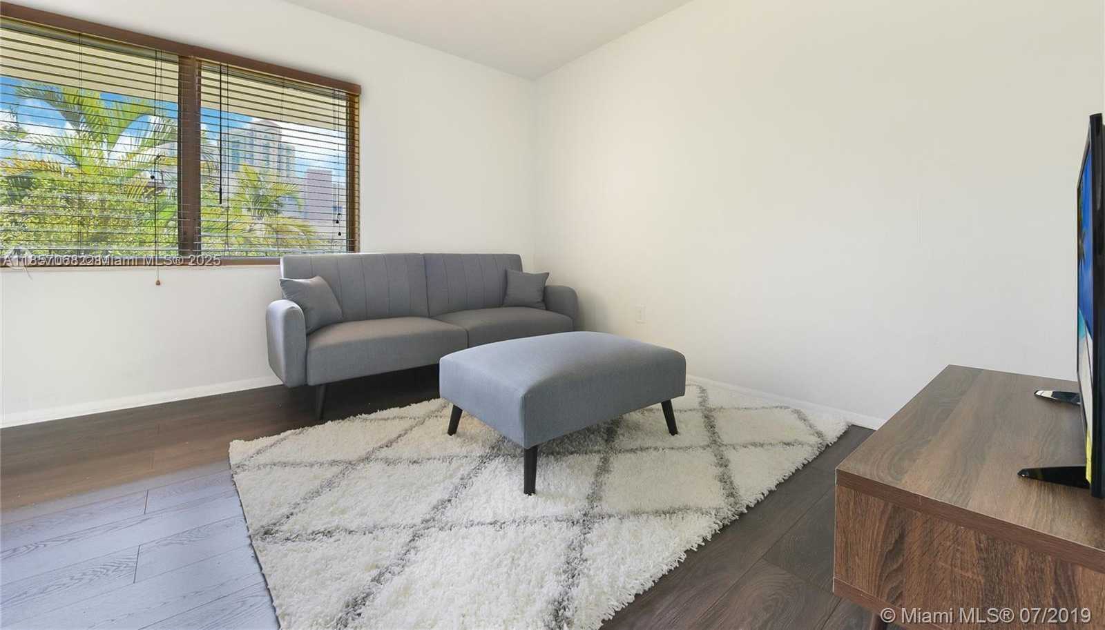 Small Image of 345 MICHIGAN AVE #17, Miami Beach Number 4