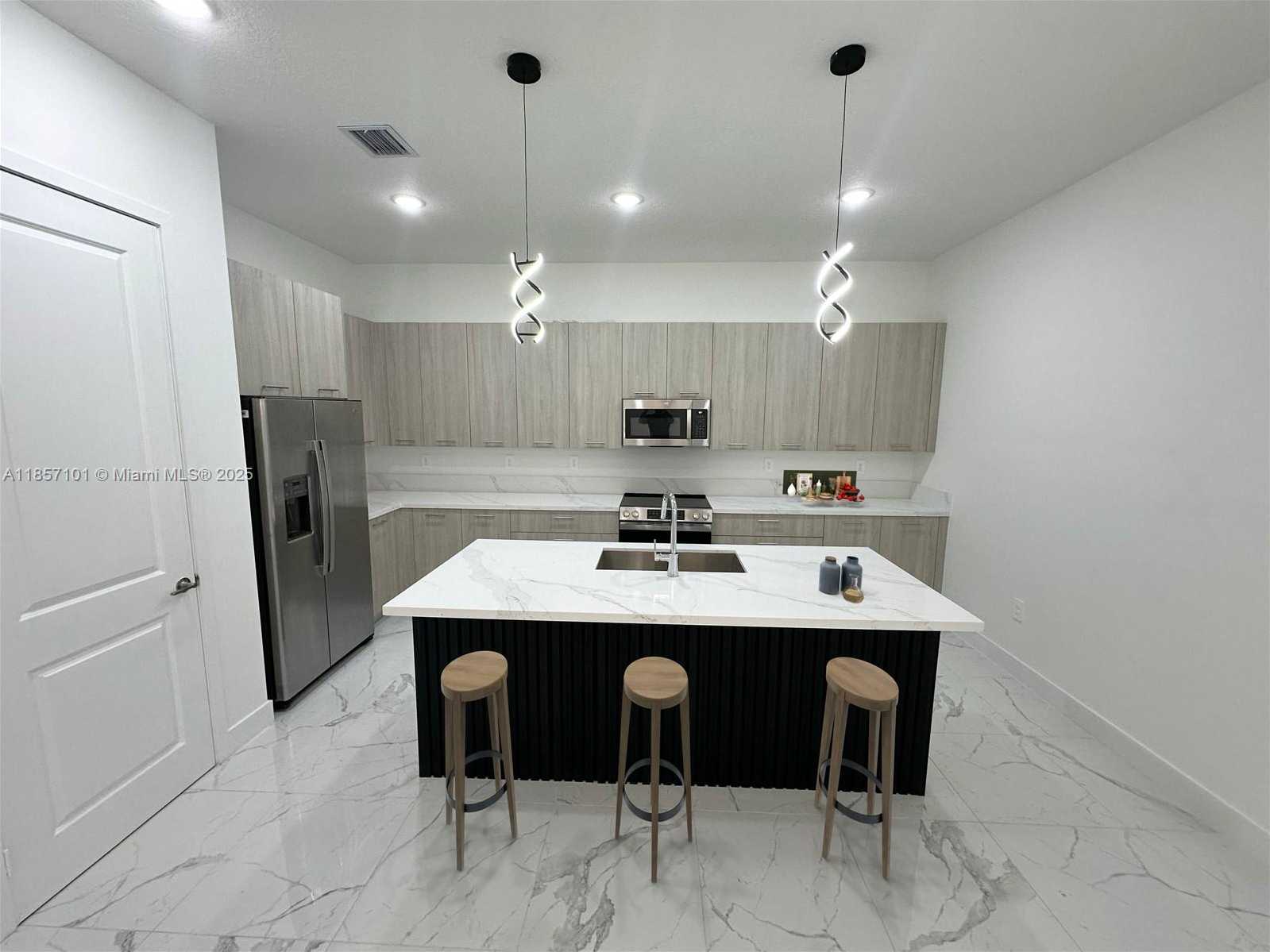 Small Image of 12332 SOUTH WEST 44TH ST, Davie Number 9