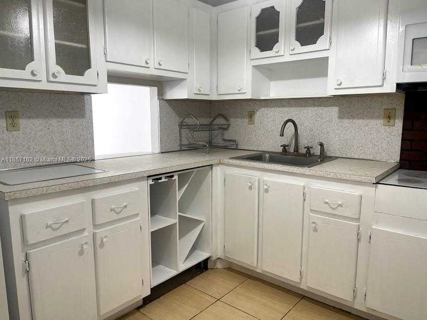 Small Image of 16710 NORTH EAST 9TH AVE #303, North Miami Beach Number 4