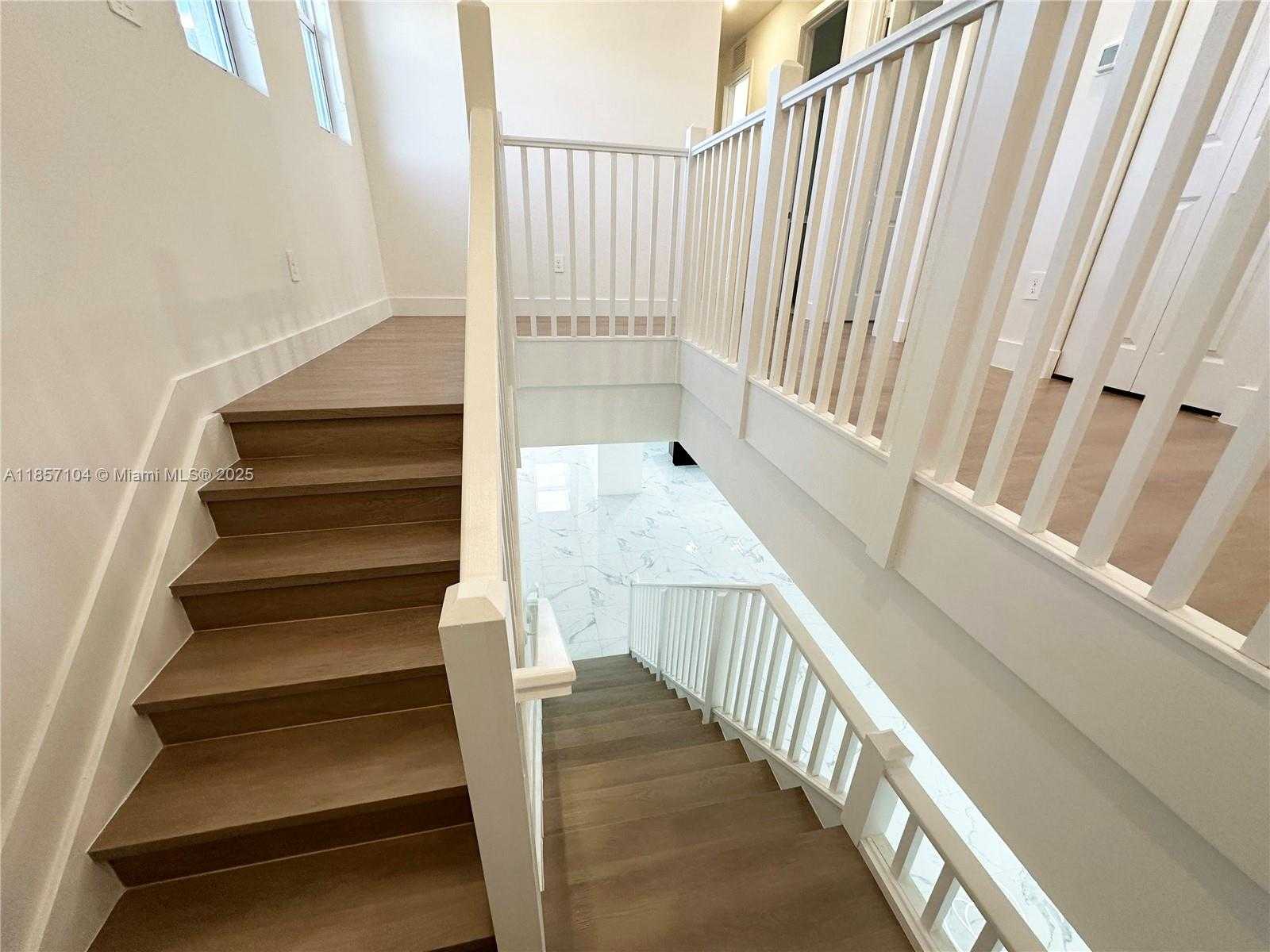 Small Image of 12347 SOUTH WEST 43RD CT, Davie Number 15