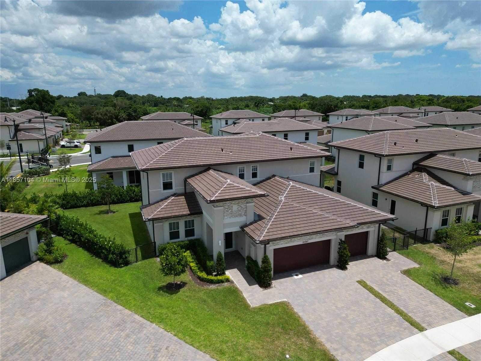 Small Image of 12347 SOUTH WEST 43RD CT, Davie Number 35