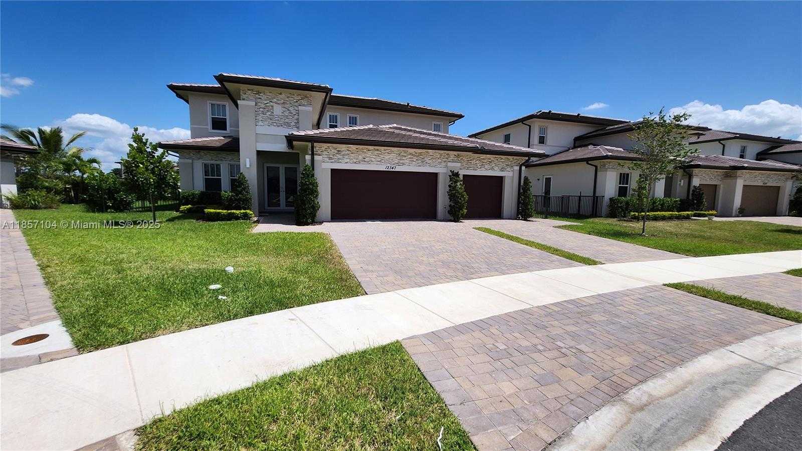 Small Image of 12347 SOUTH WEST 43RD CT, Davie Number 36
