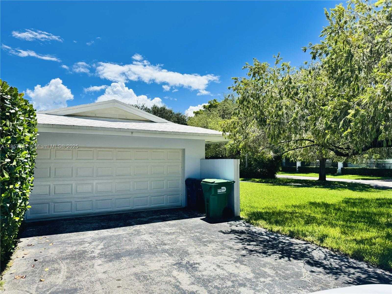 Small Image of 7485 SOUTH WEST 126TH ST, Pinecrest Number 31