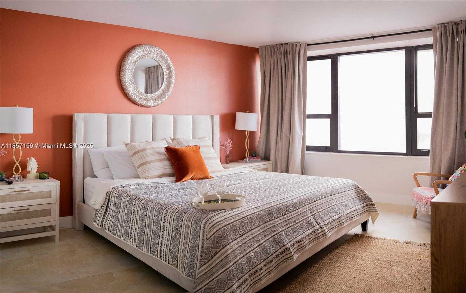 Small Image of 5225 COLLINS #914, Miami Beach Number 18