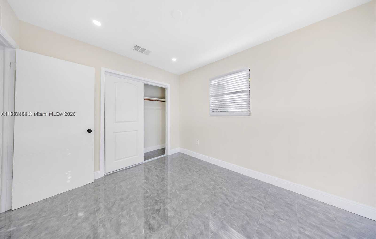 Small Image of 6460 PERRY, Hollywood Number 14
