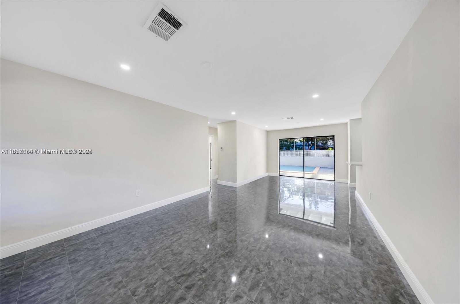 Small Image of 6460 PERRY, Hollywood Number 3