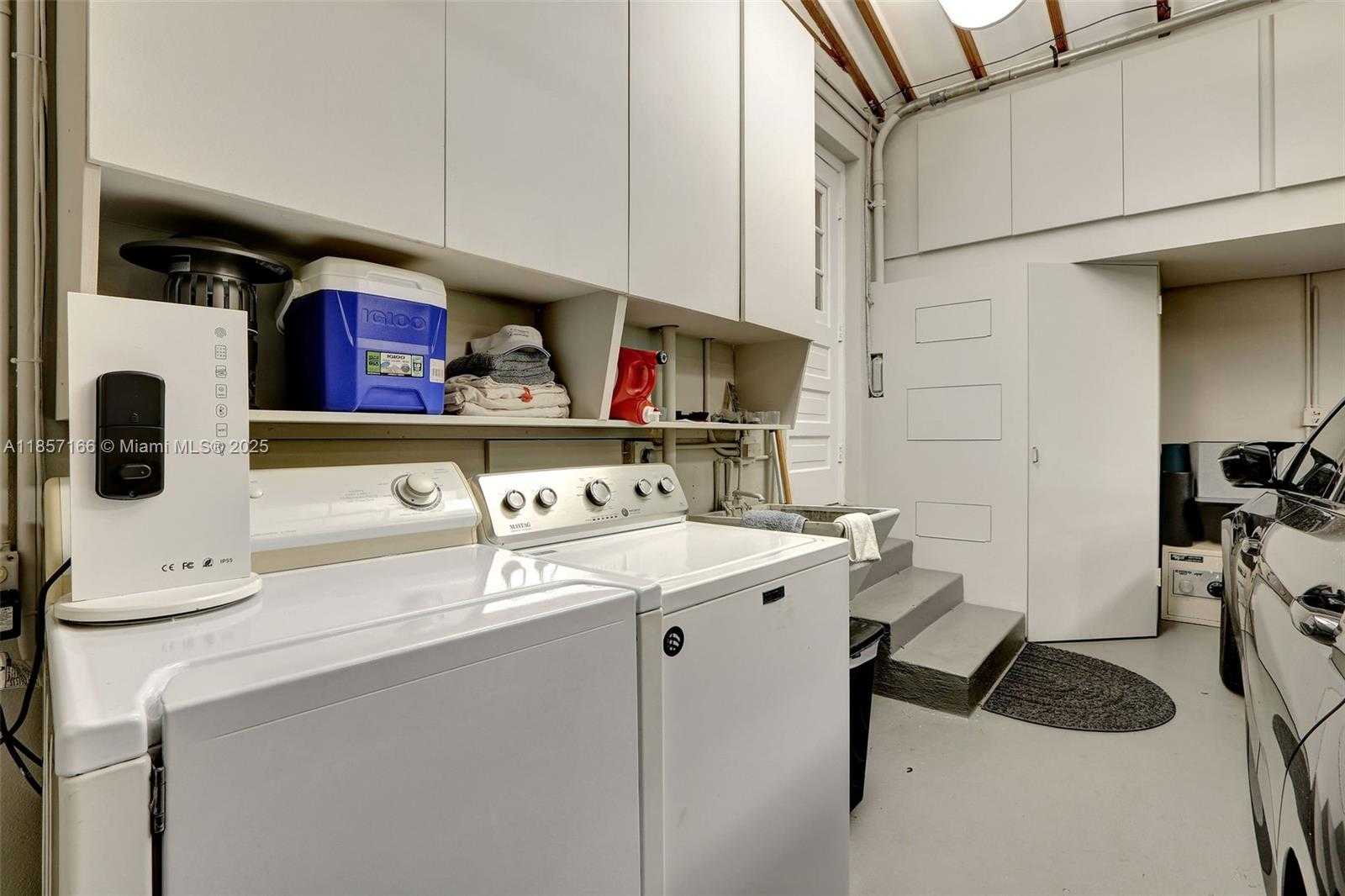 Small Image of 6255 SOUTH WEST 92ND ST, Pinecrest Number 23