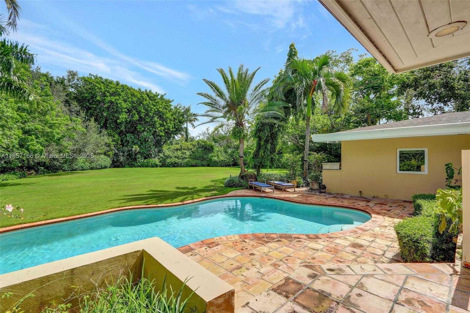 Small Image of 6255 SOUTH WEST 92ND ST, Pinecrest Number 28