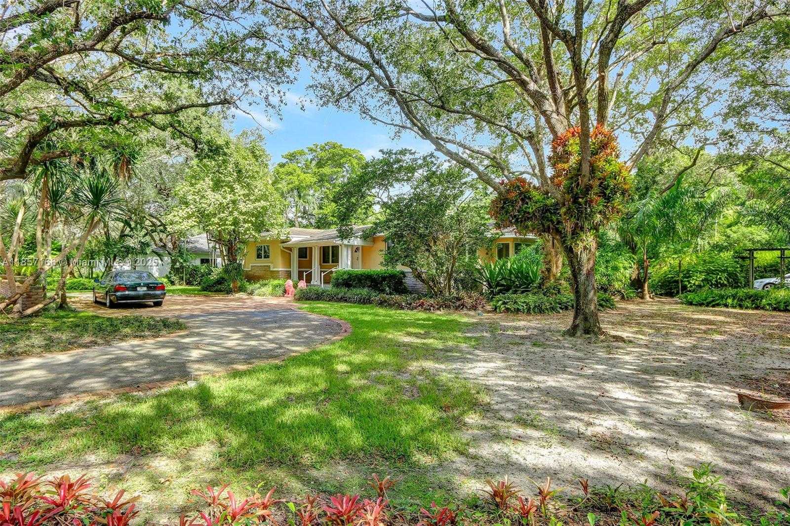Small Image of 6255 SOUTH WEST 92ND ST, Pinecrest Number 3