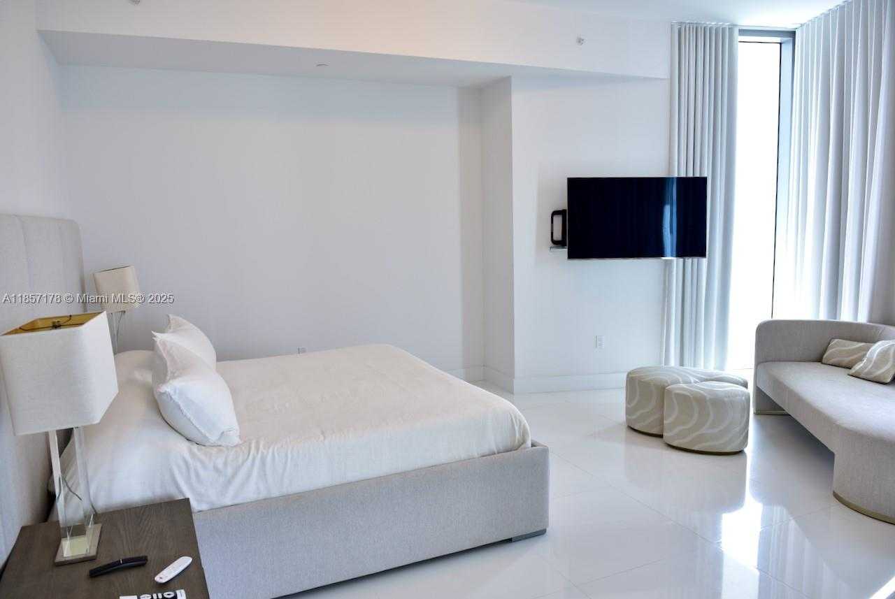 Imagen de Pequeño Objeto