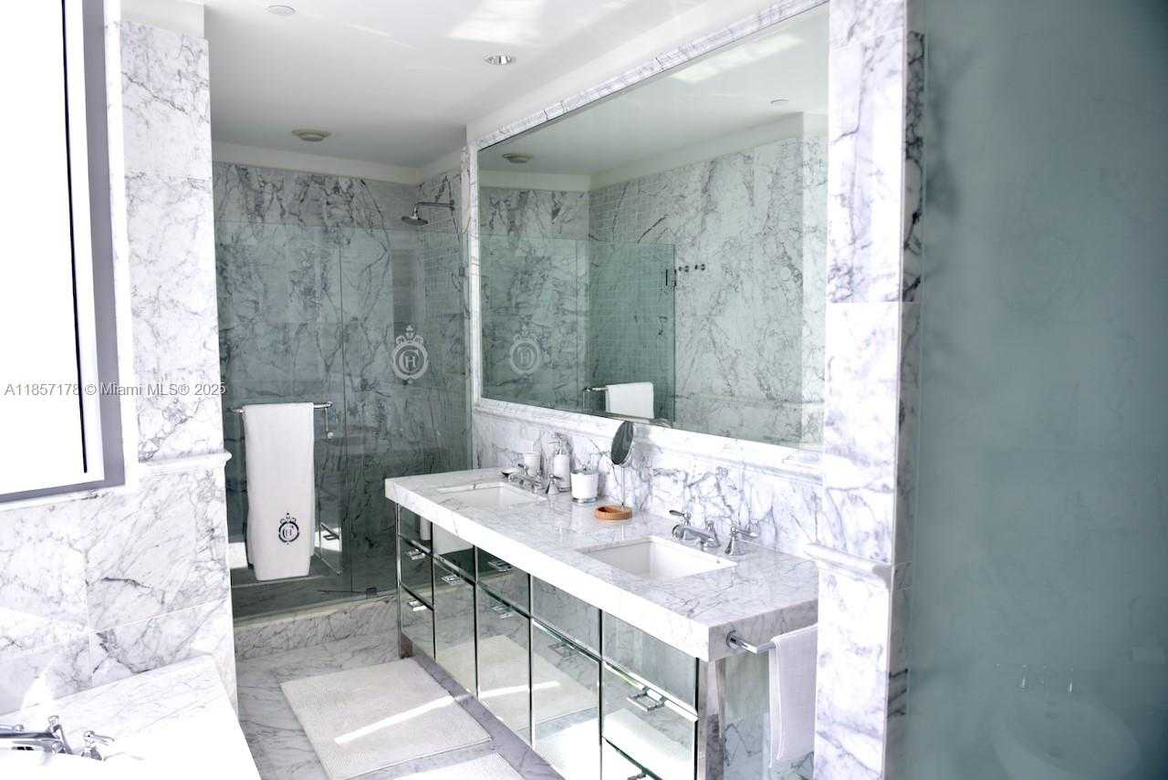 Imagen de Pequeño Objeto