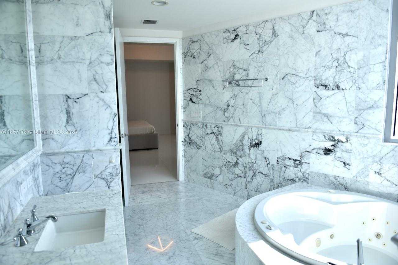 Imagen de Pequeño Objeto