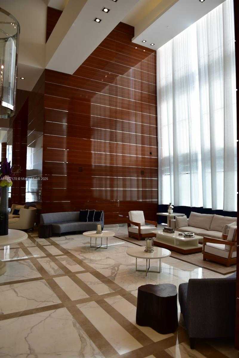 Imagen de Pequeño Objeto