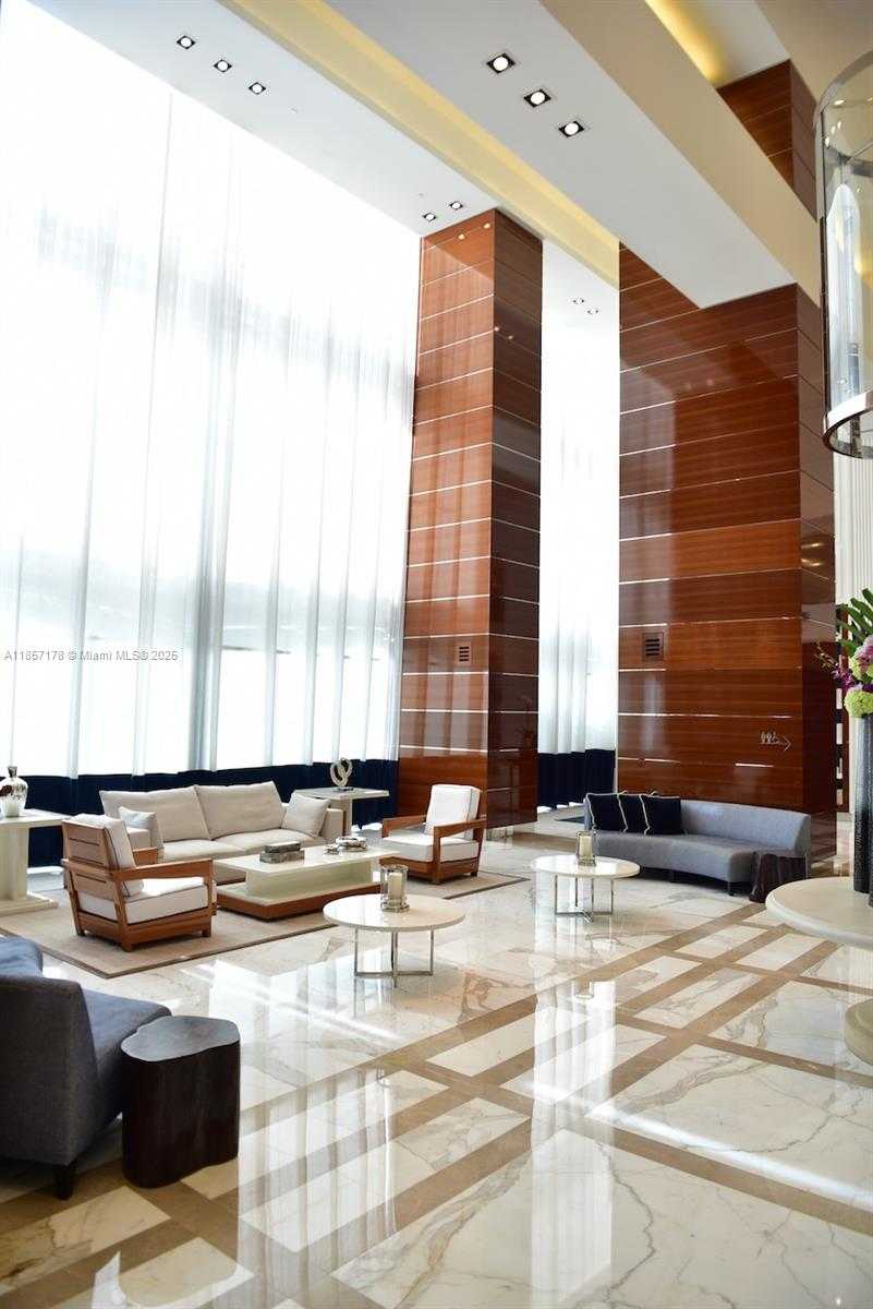 Imagen de Pequeño Objeto