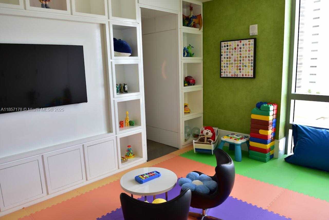 Imagen de Pequeño Objeto